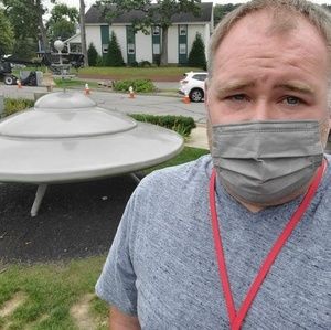 Meet your Posher, Dominic